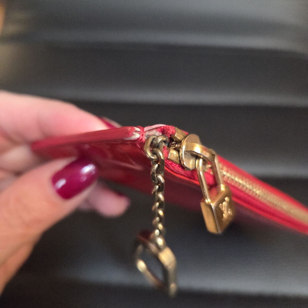 Louis Vuitton Red Monogram Vernis Key  Cles - Change/Card Holder 2004 - Picture 8 of 16